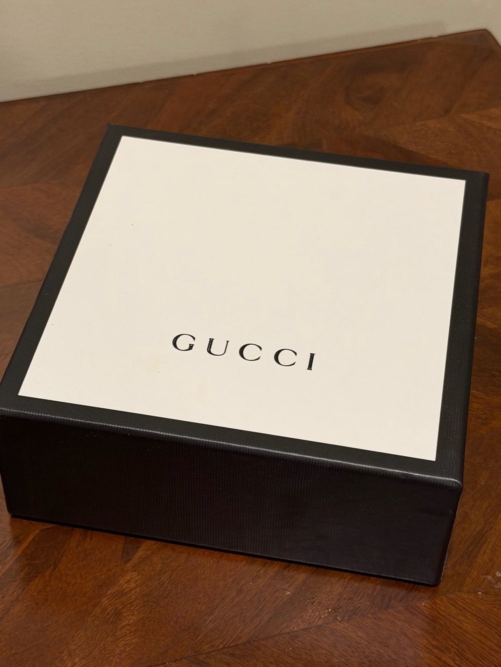 Gucci Men's Accessory Box in Black and White